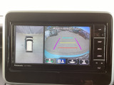 狭い場所での駐車やすれ違いなどでより的確な運転操作に役立つ360&deg;ビューモニターが装備されています。
