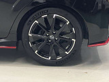 NISMO 17インチアルミホイールで外観もさらにかっこいい!