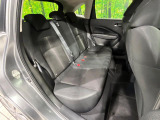 後部座席も気になるようなキズ・汚れやへたり等、大きなダメージはなく、良好な状態です。