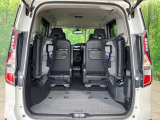 普段のお買い物や通勤、送迎等に十分な荷室スペースを確保しております。セカンドシートを倒すと、大きな荷物の積載も可能です♪