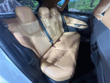 後部座席も気になるようなキズ・汚れやへたり等、大きなダメージはなく、良好な状態です。