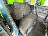 後部座席も気になるようなキズ・汚れやへたり等、大きなダメージはなく、良好な状態です。