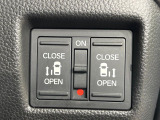 【両側パワースライドドア】スマートキーや運転席のスイッチで後席両側スライドドアの開閉が可能♪電動だから力を入れてドアを開ける必要が無く、小さなお子様でも簡単に開け閉めでき快適です♪