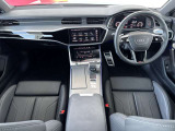 Audiのインテリアはエクステリア同様、優れたデザイン性とクオリティ、そして機能性を兼ね備えております。