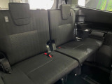 3列目シートはもちろん状態良好☆大人でもゆったりと座って頂けますので、大人数でのお出かけもラクラクです♪ご家族で、気の知れた仲間で、ドライブに行くのが楽しみですね♪