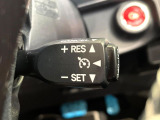【クルーズコントロール】高速道路もラクラク走行。アクセルを離しても一定速度で走行ができ、長距離運転時の負担を軽減!加速・減速も簡単なスイッチ操作で調整できます。