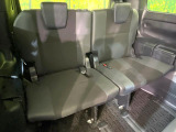 3列目シートはもちろん状態良好☆大人でもゆったりと座って頂けますので、大人数でのお出かけもラクラクです♪ご家族で、気の知れた仲間で、ドライブに行くのが楽しみですね♪
