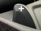 ■パドルシフト■ステアリングから手を離さずに、簡単にシフトチェンジ。マニュアル車感覚のシフトチェンジが愉しめます。