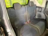 後部座席も気になるようなキズ・汚れやへたり等、大きなダメージはなく、良好な状態です。
