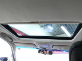 チルト&スライド電動ムーンルーフ