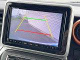 【バックカメラ】駐車時に後方がリアルタイム映像で確認できます。大型商業施設や立体駐車場での駐車時や、夜間のバック時に大活躍!運転スキルに関わらず、今や必須となった装備のひとつです!