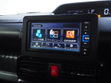 ダイハツ純正ナビが装備されています。後退時の安全確認に便利なバックモニター機能がついています。