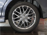 アルミホイール装着車です!これで足元まわりもおしゃれにきまります!