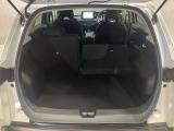 【ラゲッジルーム】後部座席を倒せば大きな荷物も積むことが出来ます!