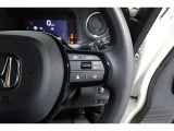 Hondaセンシングの機能のひとつ、アダプティブクルーズコントロール付!アクセルから足を離しても設定したスピードと前車との車間を保ち走行してくれます!車線維持もアシスト☆高速道路で疲労軽減ですね☆