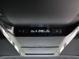 後席用リヤオートエアコンです。
