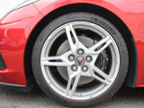 MICHELIN PILOTSPORT フロント245/35R19 リア305/30R20のタイヤを装備しております。