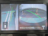 ナビ画面にアラウンドビュ-モニタ-の映像を映し出しています。  狭い場所での車庫入れをサポ-トしてくれる便利アイテムです。