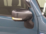 サイドターンランプ付きドアミラー。車両のドレスアップと右左折時の被視認性を兼ね備えたお洒落なミラーです。
