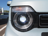 切れにくく明るいLEDヘッドライト装備!
