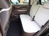 ◆2列目シートも足元ゆったりで快適に座って頂けます。チャイルドシートの取り付けにも対応しております。後部座席にお乗りの方も快適にお出掛け出来ます。