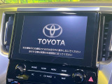 【純正ナビ】人気の純正ナビを装備しております。ナビの使いやすさはもちろん、オーディオ機能も充実!キャンプや旅行はもちろん、通勤や買い物など普段のドライブも楽しくなるはず♪