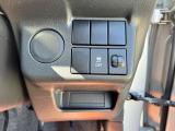 運転しながら操作しやすいように各種ボタンが設置されています♪ストレスのない快適なドライブに必須です!