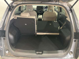 【ラゲッジルーム】後部座席を倒せば大きな荷物も積むことが出来ます!