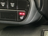 運転席/助手席シートヒーターで寒い日もすぐに温かくなり快適に過ごせます。2段階の温度調整が可能です