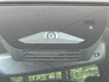 【トヨタセーフティセンス】走行中に前方の車両等を認識し、衝突しそうな時は警報とブレーキで衝突回避と被害軽減をアシスト。より安全にドライブをお楽しみいただけます。