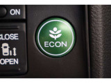 ECONスイッチの効果とあなたの運転で、クルマと力をあわせ「燃費向上=ガソリン代の節約=CO2 削減」のチャレンジをお楽しみください。