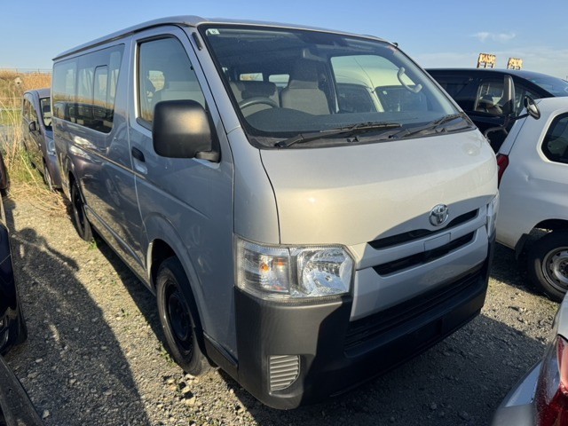 ハイエースバン2.8 DX ロング ディーゼル 4WD