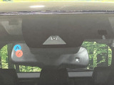 【トヨタセーフティセンス】走行中に前方の車両等を認識し、衝突しそうな時は警報とブレーキで衝突回避と被害軽減をアシスト。より安全にドライブをお楽しみいただけます。