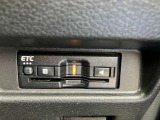 ETC車載器もビルトインタイプで取り付けられておりますので、高速道路の料金所をストレスなく通過して頂けます♪最近ではマストのアイテムですね!