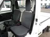 標準シートですのでリクライニングなどはついていません!!
