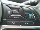 ハンドル右側 プロパイロットの操作スイッチ。高速道路での単調な渋滞走行や、長時間の巡航走行のイライラやストレスが減るので、ロングドライブがこれまで以上に楽しみになります♪