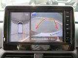 アラウンドビューモニターも装備しております。ご覧のように車体を真上か見たような映像なので、車庫入れの苦手なお客様ももうご心配いりません。