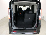 リヤシートは5:5分割シートに分かれており荷物に合わせてシートアレンジ出来るので便利です。