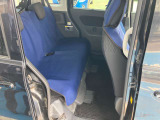 後部座席は使用感も少なくキレイな状態です!大勢でのドライブも窮屈なくお楽しみ下さい!
