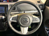 【純正革巻きステアリング】上質な革を使用することで、手にしっかり馴染みとても運転しやすいハンドルです♪