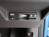 ETC付。高速道路の料金所はキャッシュレスで通過です。サービスエリア等にあるスマートインターの出入口も利用可能でとっても便利。ご納車後すぐにお使い頂けるようセットアップしてのお渡しとなります。