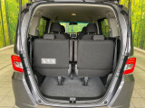 普段のお買い物や通勤、送迎等に十分な荷室スペースを確保しております。セカンドシートを倒すと、大きな荷物の積載も可能です♪