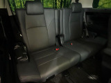 3列目シートはもちろん状態良好☆大人でもゆったりと座って頂けますので、大人数でのお出かけもラクラクです♪ご家族で、気の知れた仲間で、ドライブに行くのが楽しみですね♪