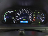 とっても見やすいメーターです。夜間時はラグジュアリーな気分にさせてくれる照明が魅力ですので、夜のドライブも楽しみになりますよ♪