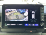 【リアカメラ】運転が苦手な方も車庫入れラクラクです!ギアをリバースに入れれば自動的にモニターが切り換わりますので、面倒な操作は不要です。狭い駐車場もお車を傷つけず安心です!
