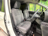 運転席シート廻りは使用感も少なく、良好な状態となっています。丁寧に使われていたことがよくわかりますね。