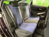 後部座席も気になるようなキズ・汚れやへたり等、大きなダメージはなく、良好な状態です。
