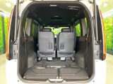 後席を格納すると、これだけの広さが!シーンに合わせたシートアレンジで、大きな荷物も積むことが出来ます♪