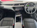 Audiのインテリアはエクステリア同様、優れたデザイン性とクオリティ、そして機能性を兼ね備えております。