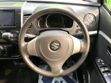 ステアリングも使用感が少なく、きれいな状態となっております♪